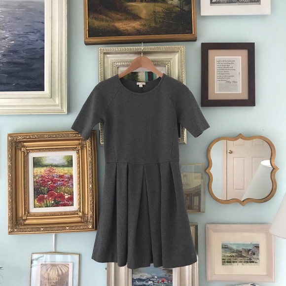 GAP Dresses & Skirts - Gap pleated midi dress